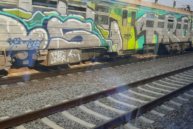 Voz, šine, pruga, vagon, železnička stanica Voz, šine, pruga, vagon, železnička stanica