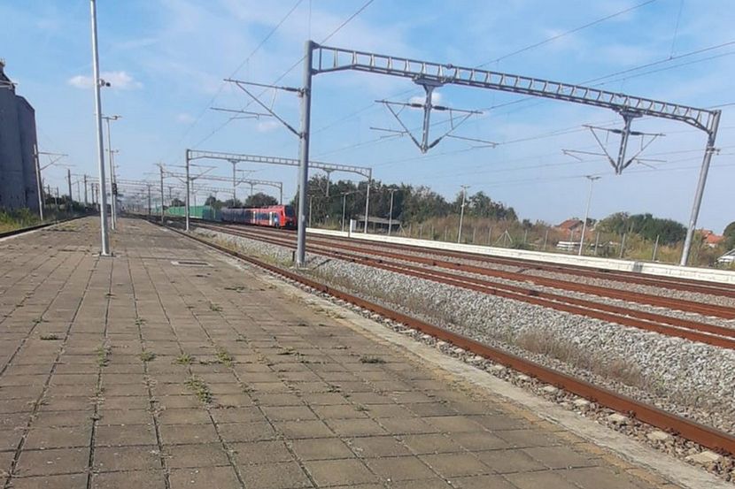 Dečak ostao sam na stanici u Doboju jer nije imao dovoljno novca za kartu