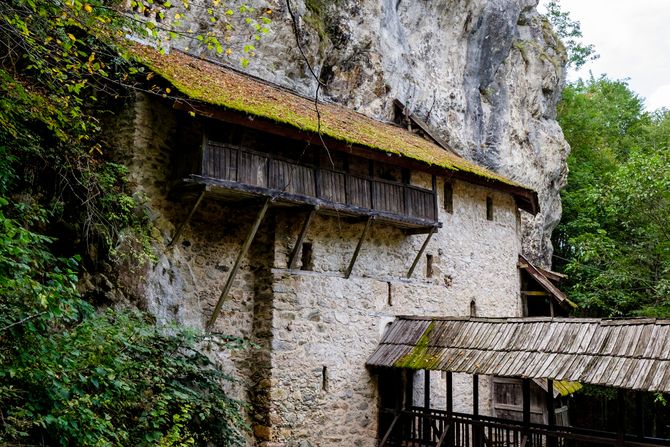 Manastir Crna reka, Srbija