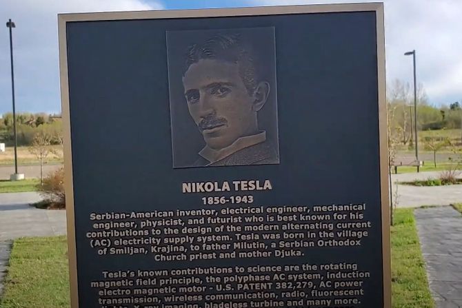 Nikola Tesla spomen park Kalgari Kanada