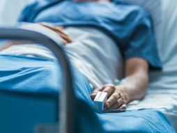 bolnica, čovek, bolest, bolnički krevet