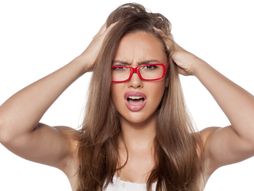 svrab, svrab kose, devojka, kosa