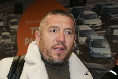 Poznati aerodrom Amel Ćeman Ćemo Poznati aerodrom Amel Ćeman Ćemo