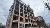 Tragedija u Čačku: Pao radnik sa vrha zgrade, na mestu ostao mrtav
