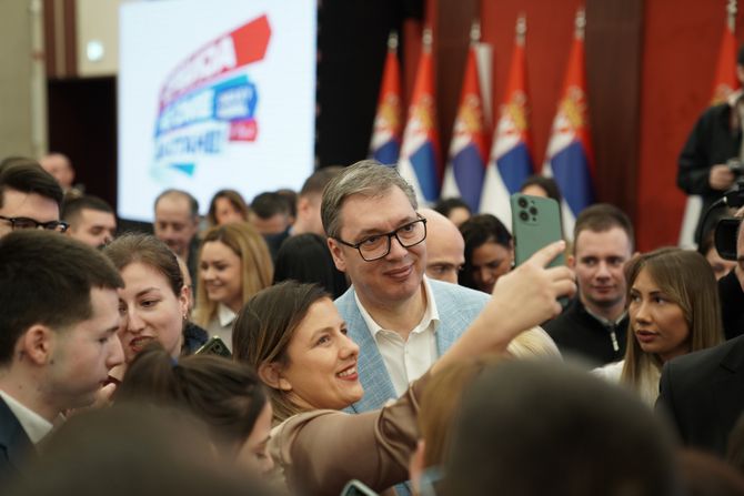 Aleksandar Vučić mladi