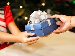 hrana, doniranje, pokloni