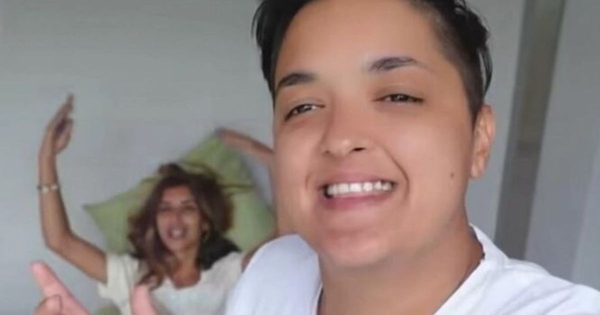 Jovana Pajić u toplesu, pored nje golišava Marija Šerifović: Prizor kakav nikad nismo videli, veoma su prisne