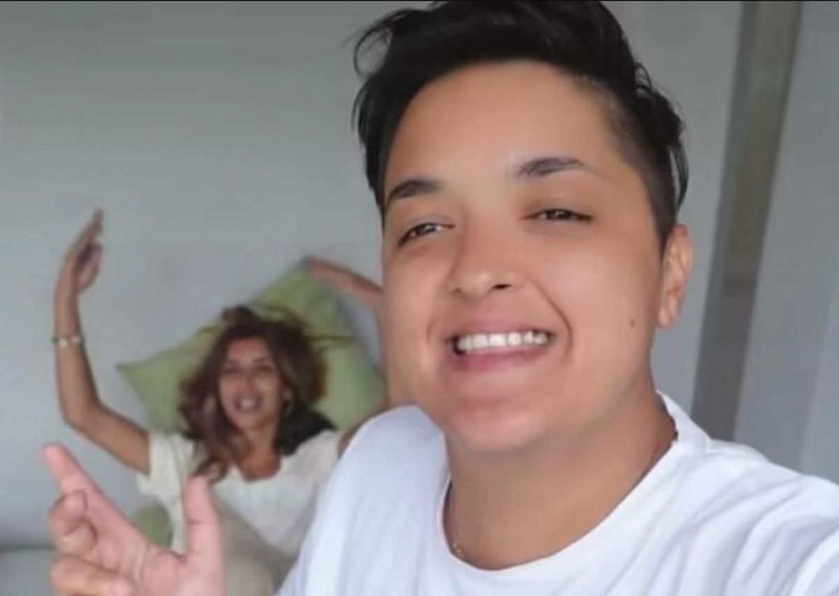 Jovana Pajić u toplesu, pored nje golišava Marija Šerifović: Prizor kakav nikad nismo videli, veoma su prisne