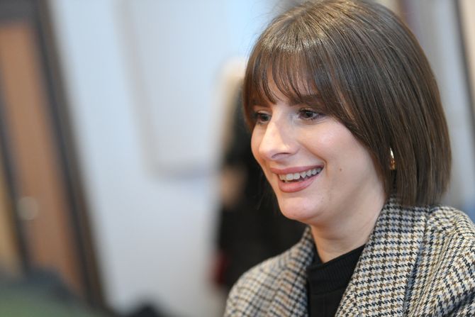Nagrada "Ružica Sokić" uručena glumici Hani Selimović u pozorištu Atelje 212