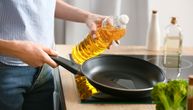 Trik kako da vam hrana nikad više ne prska iz tiganja: Jednu stvar treba da uradite pre prženja