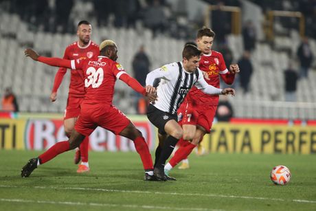 Uživo Partizan - Radnički 1923: Crno - beli vade fleke iz Niša 