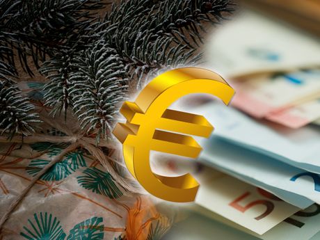Najskromnija novogodišnja jelka na svetu Britanija aukcija evro