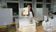 Ceca Ražnatović obavila građansku dužnost: Pravo sa puta došla na glasanje, nasmejana i bez šminke