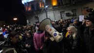 Završen protest pristalica SPN: Okupljeni pred kraj skupa bacili nekoliko desetina jaja na zgradu RIK-a