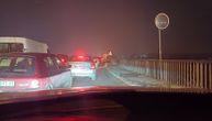 Sudar automobila i kombija na Pančevačkom mostu: Stvaraju se gužve