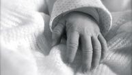 Novorođenče nađeno mrtvo u toaletu paba u Engleskoj