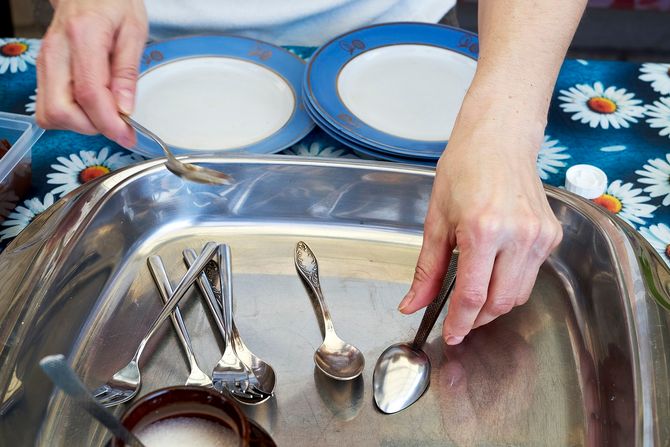 escajg, čišćenje escajga, pribor za jelo escajg, čišćenje escajga, pribor za jelo