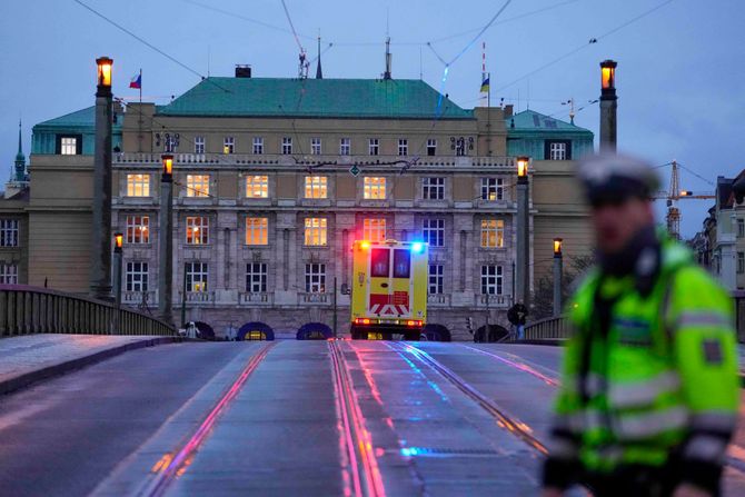 Prag pucnjava na fakultetu