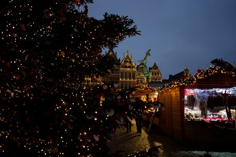 Jelka božićni market sajam vašar Belgija