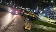 Zakucao se u saobraćajni znak, pa nasukao na žardinjeru: Saobraćajna nezgoda u centru Čačka