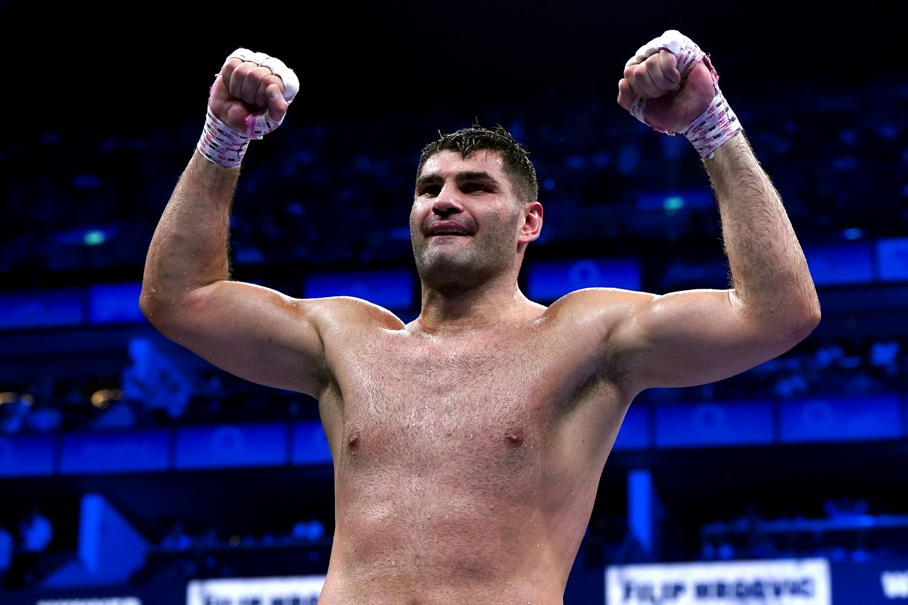Surovi Filip Hrgović! Hrvat brutalno isprebijao Britanca, Alenov trener morao da baci peškir!