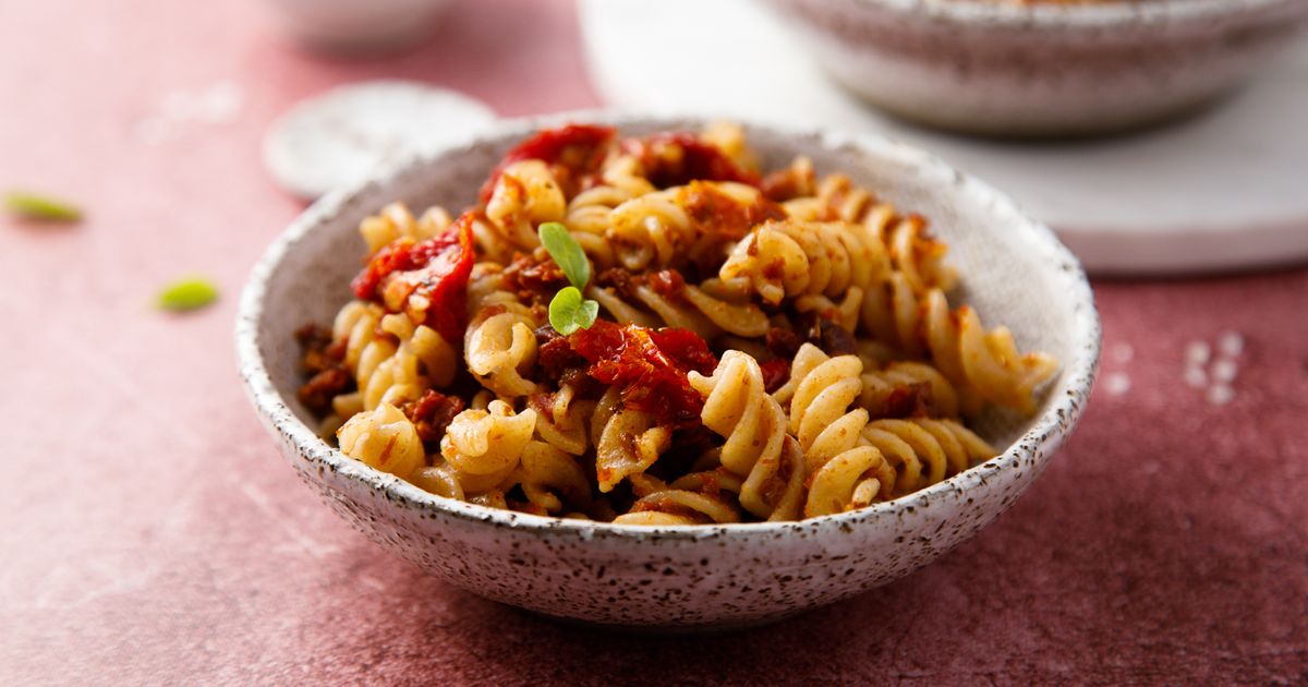 Recept za posnu pastu sa pesto sosom od sušenog paradajza Ona.rs