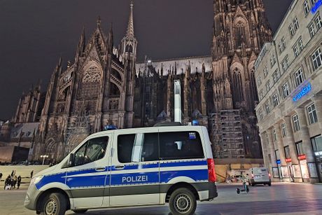 Nemačka Keln katedrala policija terorizam