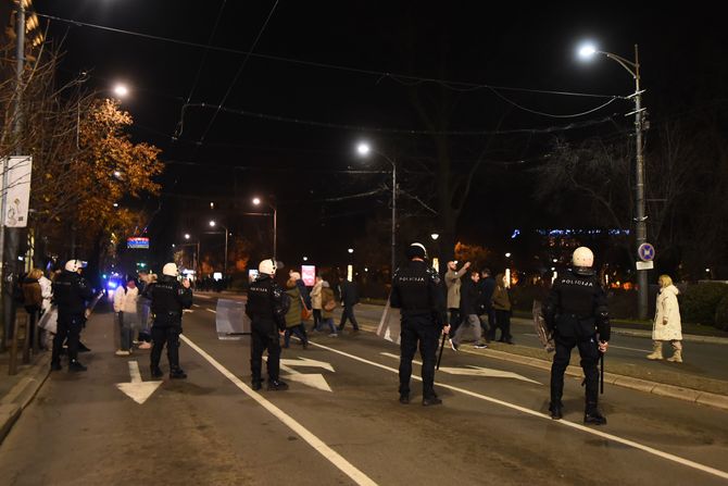 Protest Srbija protiv nasilja SPN Skupština neredi policija