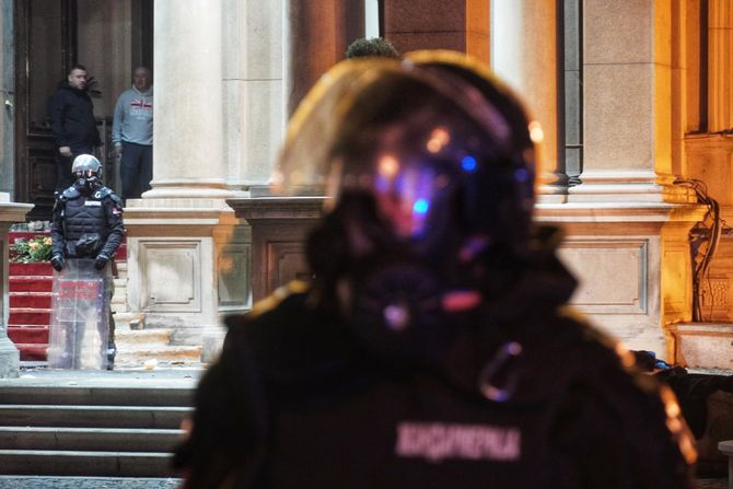 Protest Srbija protiv nasilja SPN Skupština neredi nasilje policija Protest Srbija protiv nasilja SPN Skupština neredi nasilje policija