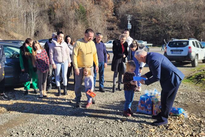 Kosovo i Metohija, stipendije