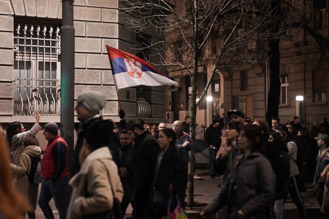 Protest opozicije ispred RIKa