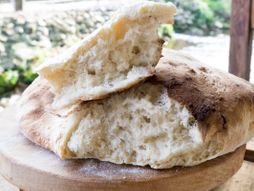 Seljačka pogača, stara pogača, rustična pogača