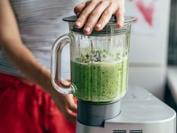 blender, zdrava hrana, voće, zeleni smuti