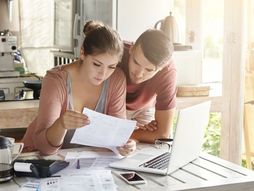 Mušakarac i žena, finansije