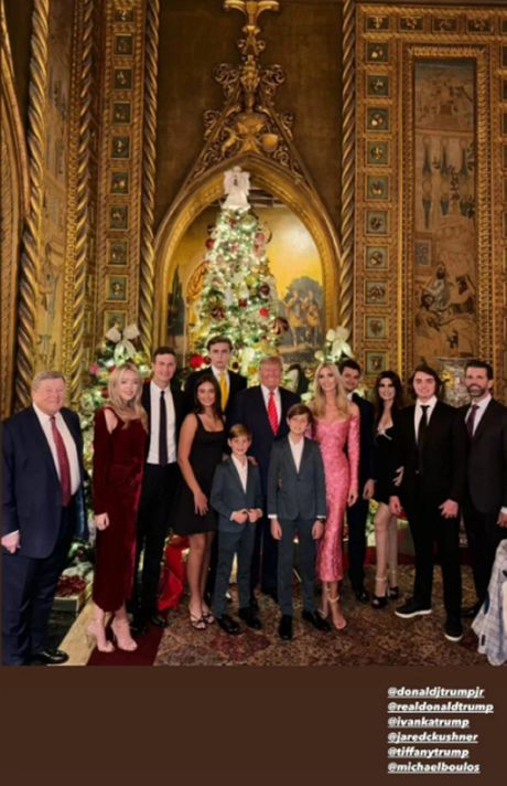 Božićna fotografija porodice Tramp