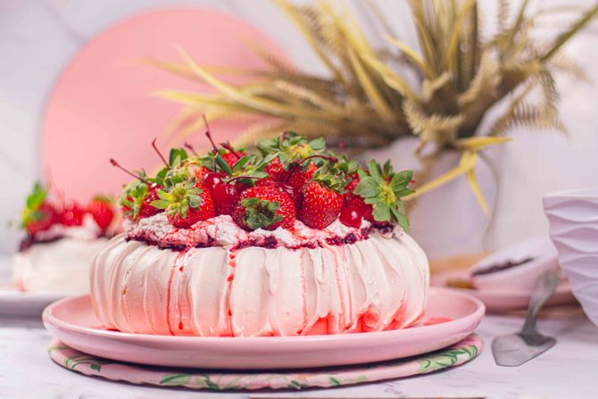 pavlova torta, torta, poslastica pavlova torta, torta, poslastica