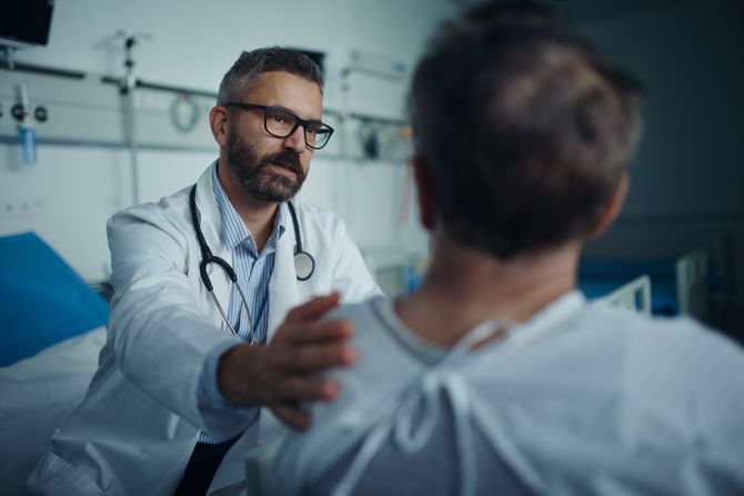 lekar pacijent doktor pregled ordinacija lekar pacijent doktor pregled ordinacija