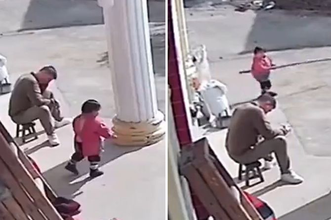 Devojčica sa motkom Devojčica sa motkom