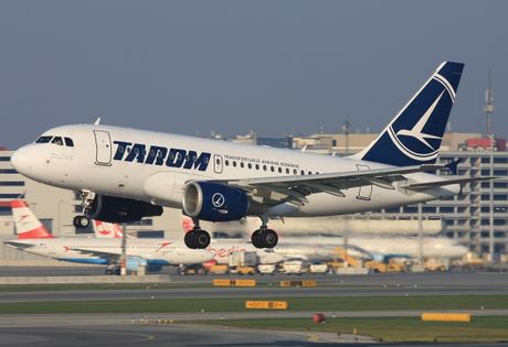 TAROM airbus 318