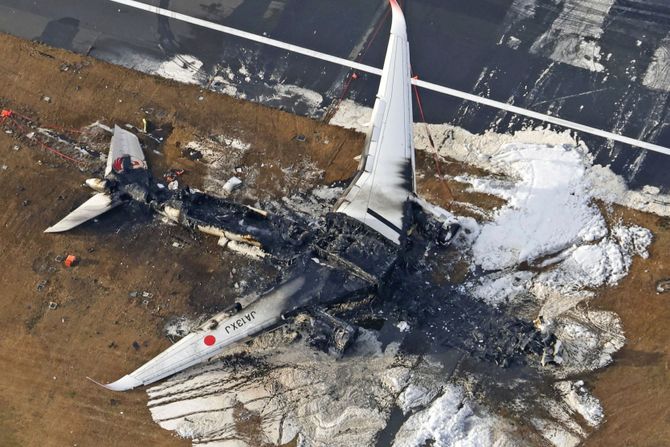 Japan zapaljeni avion