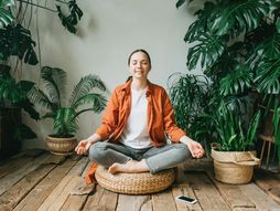 biljke, dom, zdrav vazduh, devojka u cveću