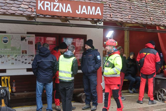 Slovenija spasavanje Križna jama