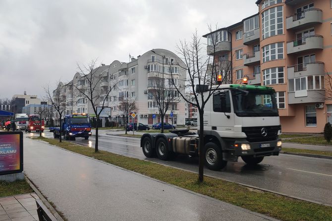 Defile kamiona na Božić u Istočnom Sarajevu