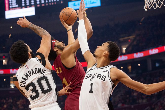 Viktor Vembanjama i Džeret Alen, Sparsi - Kavalirsi Viktor Vembanjama i Džeret Alen, Sparsi - Kavalirsi