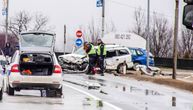 UZNEMIRUJUĆE Prve fotografije sa mesta užasa kod Zaječara: Vozač "opela" mrtav, delovi kola rasuti po putu