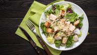 Recept za Cezar salatu sa pikantnom piletinom: Lak ručak ili večera posle prazničnih trpeza