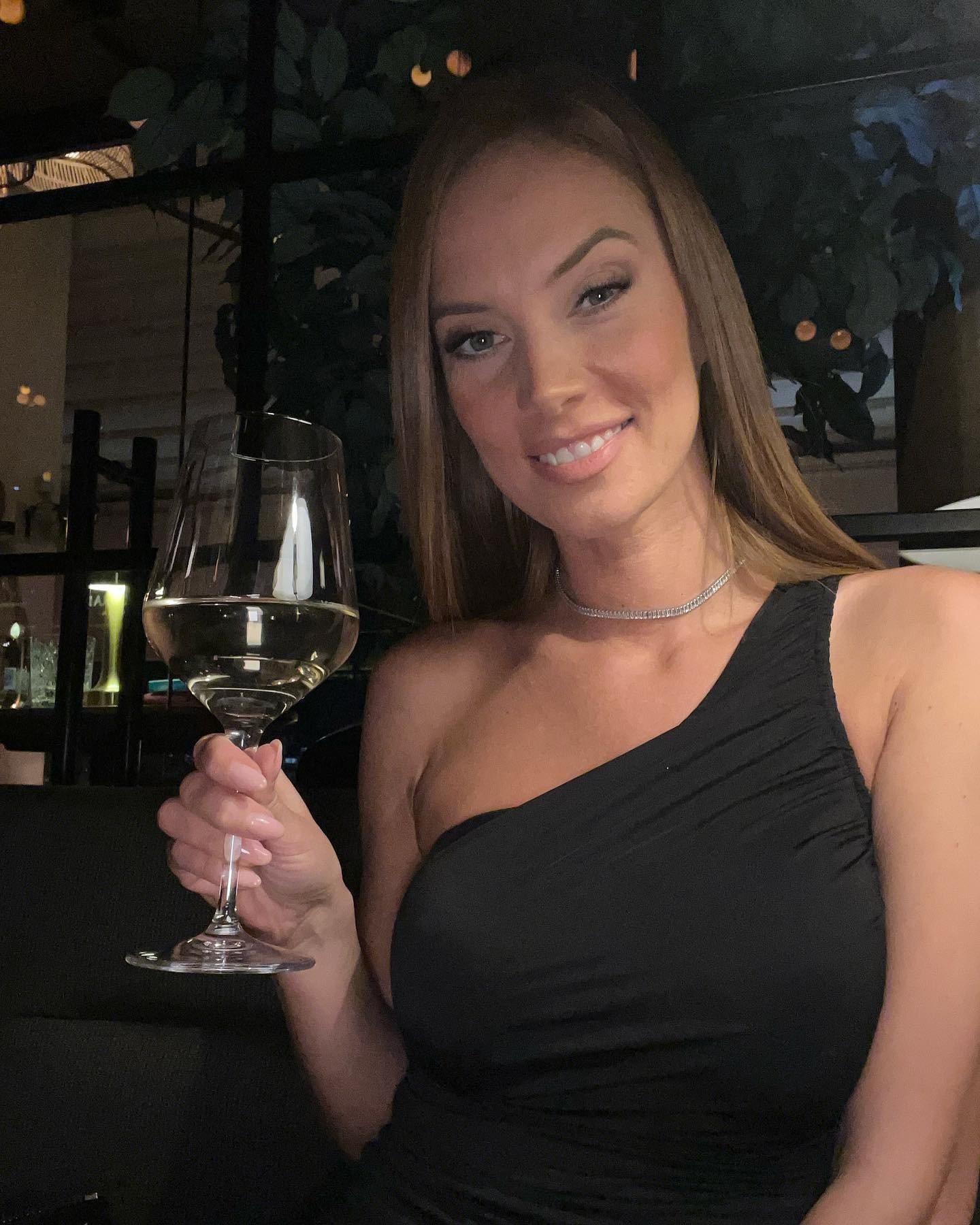 Varao je, pa pričao da mu je uzela 150.000 evra i da u braku nisu imali odnose! Evo gde je danas Ivana Aleksić