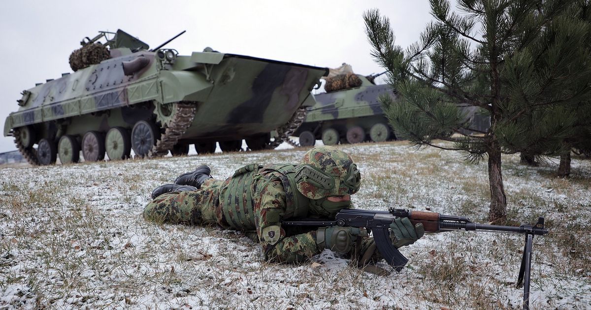 U toku obuka Treće brigade kopnene vojske na poligonima i tenkovima M-84