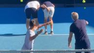 Hit scena u Melburnu: Novak igrao "trte", pa "ubio" člana svog tima