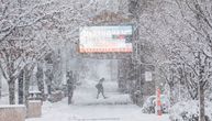 Sneg zavejao delove Njujorka! Kolaps u SAD: Desetine hiljada ljudi ostalo bez struje